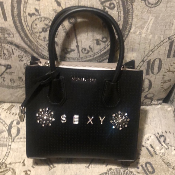 Michael Kors Handbags - ☘️St. Patty’s SALE☘️Michael Kors SEXY Messenger